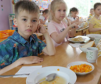 На обеде лук не едим