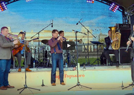 Профессиональная видеосъемка уличного концерта группы Moscow Ragtime Band